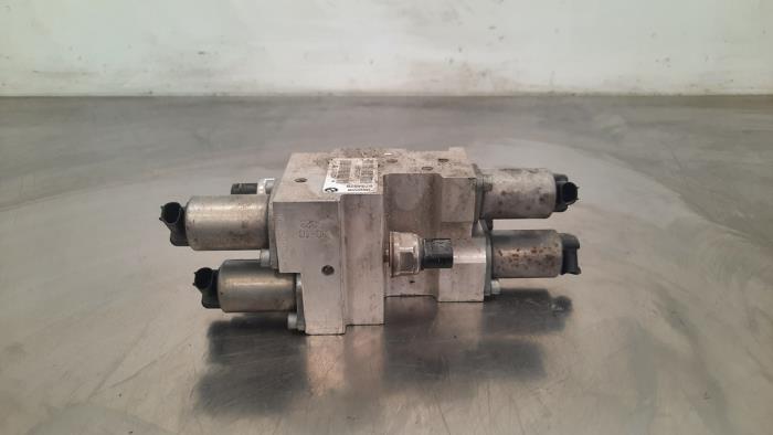Gebrauchte Ventilblock hydraulisch BMW X6M (E71/72) 4.4i V8 Turbo 32V Preis € 532,40 Mit Mehrwertsteuer angeboten von Autohandel Didier