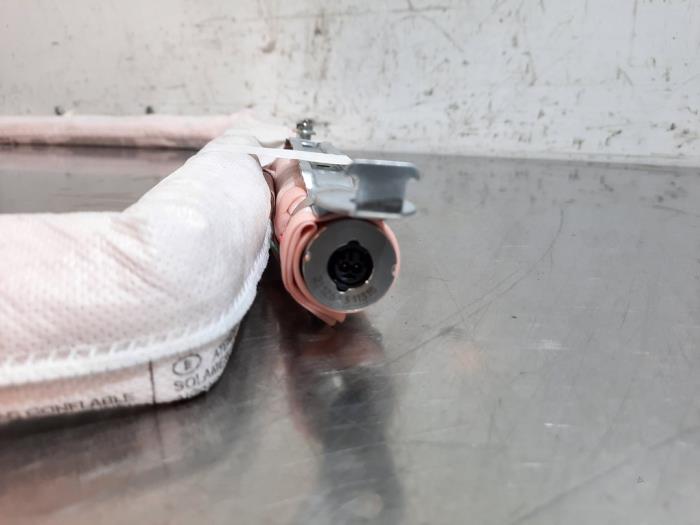 Takgardinairbag, höger från en Citroën C5 Aircross I (A4/AC/AJ/AR) 1.6 Hybrid 225 16V 2021