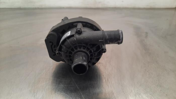 Begagnade Extra vattenpump MG MG4 Electric Comfort, Luxury 64 kWh Pris € 96,80 Inklusive moms erbjuds av Autohandel Didier