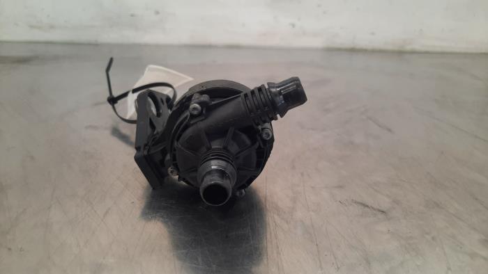 Begagnade Extra vattenpump BMW 4 serie (G23) 420d Mild Hybrid 2.0 16V Pris € 30,25 Inklusive moms erbjuds av Autohandel Didier