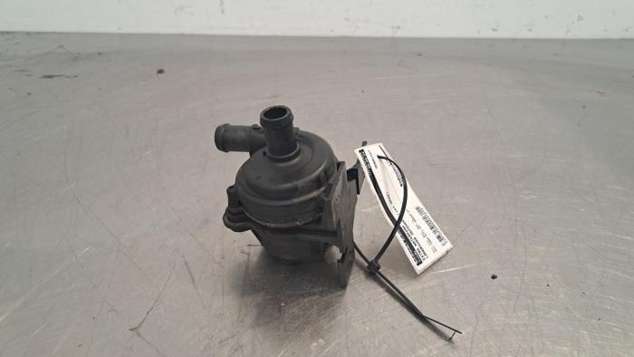 Begagnade Extra vattenpump Landrover Defender II 2.0 D240 Pris € 54,45 Inklusive moms erbjuds av Autohandel Didier