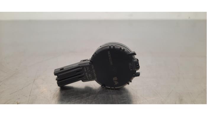 Begagnade Regnsensor Peugeot 508 (F3/FB/FH/FP) 1.5 BlueHDi 130 Pris € 36,30 Inklusive moms erbjuds av Autohandel Didier