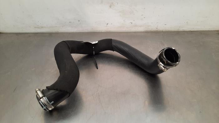 Usagé Tuyau intercooler Peugeot 408 1.2 12V PureTech 130 Prix € 42,35 Prix TTC proposé par Autohandel Didier
