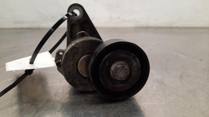 Usados Rodillo tensor correa múltiple Audi Q5 (FYB/FYG) 2.0 40 TDI 16V Quattro Precio € 24,20 IVA incluido ofrecido por Autohandel Didier