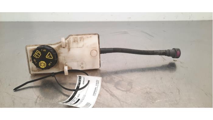 Brake fluid reservoir