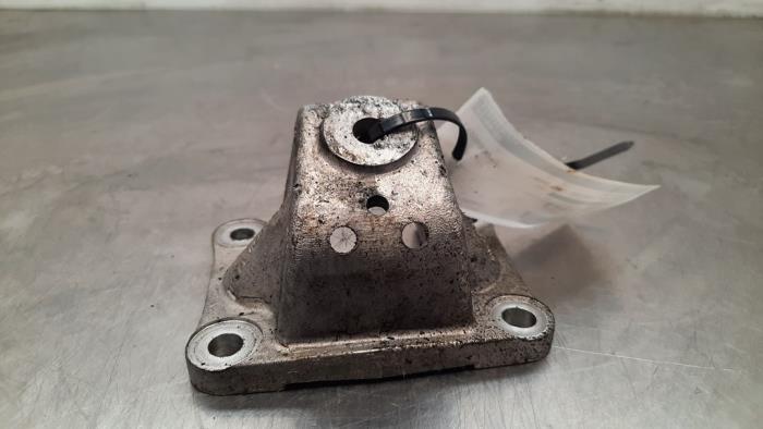 Used Engine mount Aston Martin Vantage 4.3 V8 32V Price € 36,30 Inclusive VAT offered by Autohandel Didier