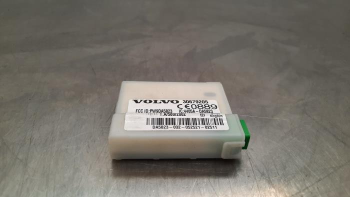 Używane Modul alarmu Aston Martin Vantage 4.3 V8 32V Cena € 30,25 Z VAT oferowane przez Autohandel Didier