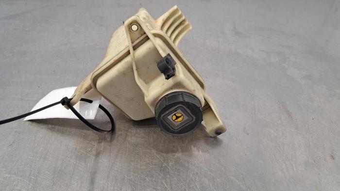 Begagnade Styrservotank Fiat Ducato (250) 2.3 D 160 Multijet AdBlue Pris € 12,10 Inklusive moms erbjuds av Autohandel Didier