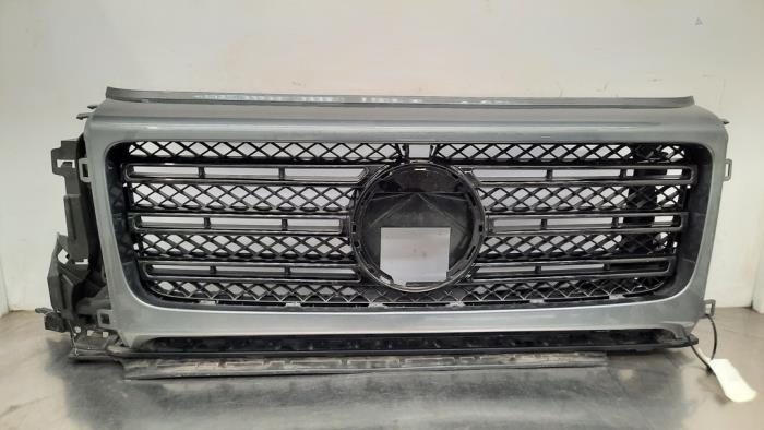 Begagnade Grill Mercedes G (463) G 500 4.0 Biturbo V8 32V Pris € 266,20 Inklusive moms erbjuds av Autohandel Didier