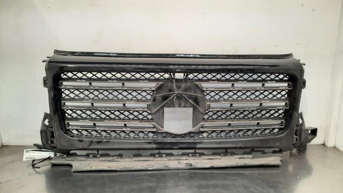 Begagnade Grill Mercedes G (463) G 400 d 2.9 24V Pris € 266,20 Inklusive moms erbjuds av Autohandel Didier