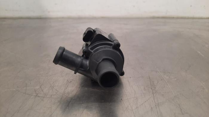 Begagnade Extra vattenpump Audi A6 Avant (C8) 2.0 16V 45 TFSI Mild hybrid Quattro Pris € 36,30 Inklusive moms erbjuds av Autohandel Didier