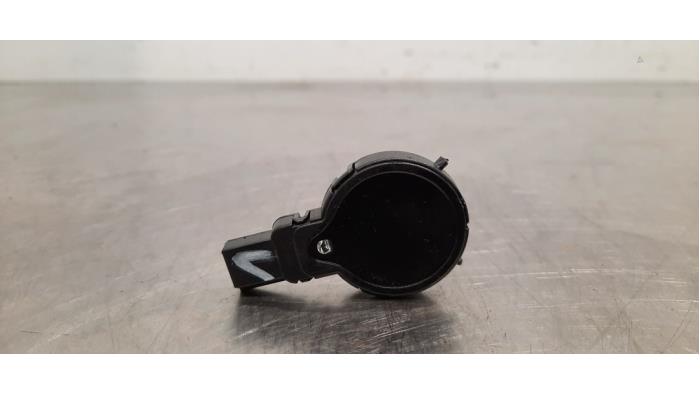 Begagnade Regnsensor Maserati Levante 3.0 S Biturbo V6 24V Pris € 24,20 Inklusive moms erbjuds av Autohandel Didier