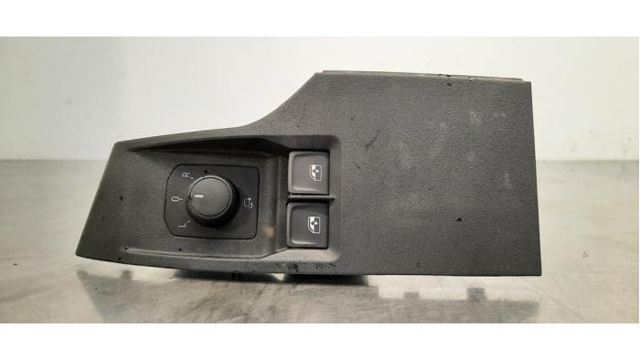 Usados Interruptor combinado de ventanillas Seat Ibiza V (KJB) 1.0 TSI 12V Precio € 36,30 IVA incluido ofrecido por Autohandel Didier