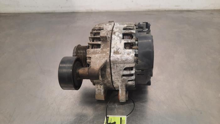 Dynamo från en Ford Transit Custom 2.0 TDCi 16V Eco Blue 105 2021