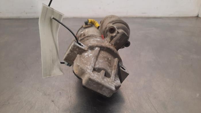 Startmotor från en Ford Transit Custom 2.0 TDCi 16V Eco Blue 105 2021