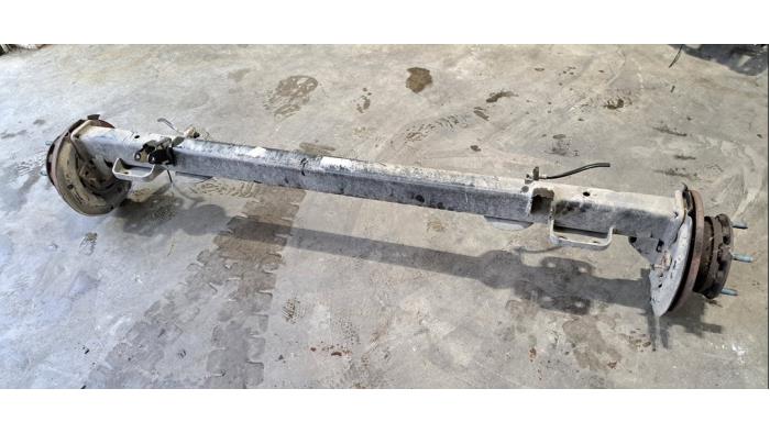 Bakre drivaxel från en Ford Transit Custom 2.0 TDCi 16V Eco Blue 105 2021