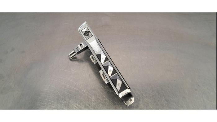 Usados Interruptor combinado de ventanillas DS Automobiles DS 7 Crossback 1.6 16V PureTech 225 Precio € 48,40 IVA incluido ofrecido por Autohandel Didier