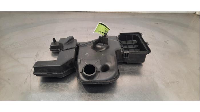 Begagnade Lufttratt Toyota Aygo (B40) 1.0 12V VVT-i Pris € 30,25 Inklusive moms erbjuds av Autohandel Didier