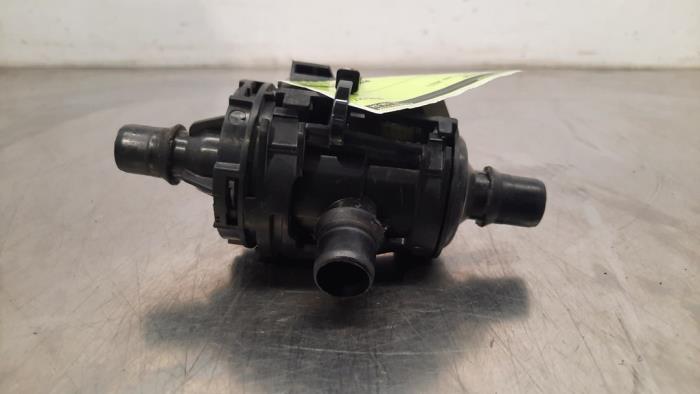 Begagnade Extra vattenpump Renault Trafic (1FL/2FL/3FL/4FL) 2.0 dCi 16V 130 Pris € 60,50 Inklusive moms erbjuds av Autohandel Didier
