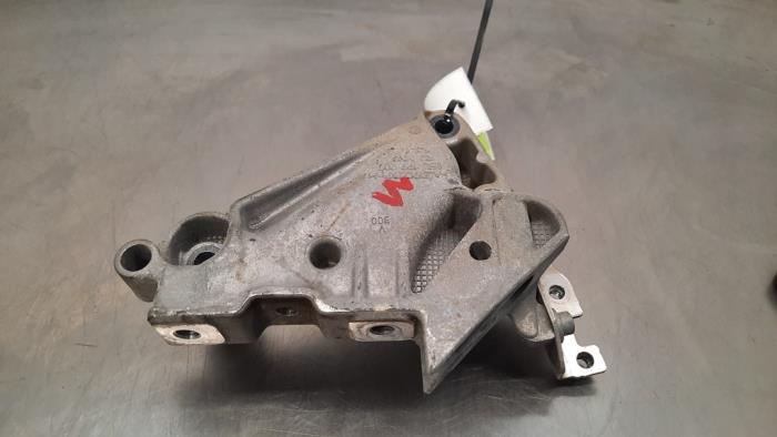 Usagé Support moteur Volkswagen Touran (5T1) 2.0 TDI 150 Prix € 24,20 Prix TTC proposé par Autohandel Didier