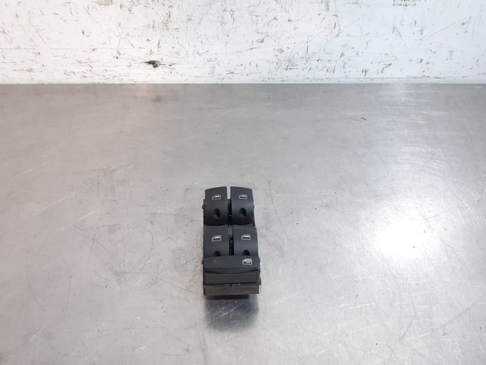 Usados Interruptor combinado de ventanillas Audi A6 Avant (C6) 2.8 V6 24V FSI Precio € 24,20 IVA incluido ofrecido por Autohandel Didier