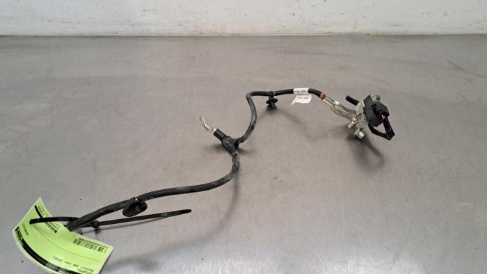 Używane Biegun akumulator Peugeot 308 (L3/L8/LB/LH/LP) 1.6 16V GT Cena € 60,50 Z VAT oferowane przez Autohandel Didier
