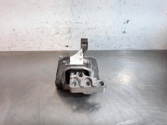 Used Engine mount Volkswagen T-Roc I 2.0 TDI 150 16V Price € 60,50 Inclusive VAT offered by Autohandel Didier