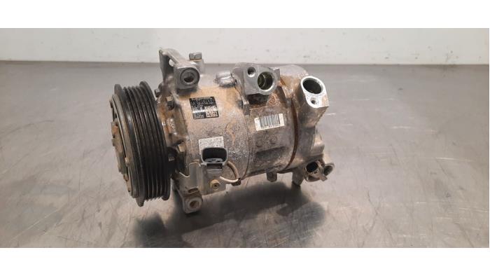 Usagé Pompe clim Jeep Compass II (MP) 1.3 T4 150 16V Prix € 199,65 Prix TTC proposé par Autohandel Didier