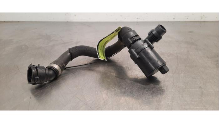 Begagnade Extra vattenpump BMW X6 (F16) xDrive40d 3.0 24V Pris € 36,30 Inklusive moms erbjuds av Autohandel Didier