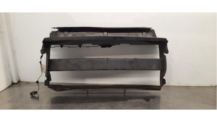 Begagnade Lufttratt Landrover Discovery IV (LAS) 3.0 SD V6 24V Pris € 102,85 Inklusive moms erbjuds av Autohandel Didier