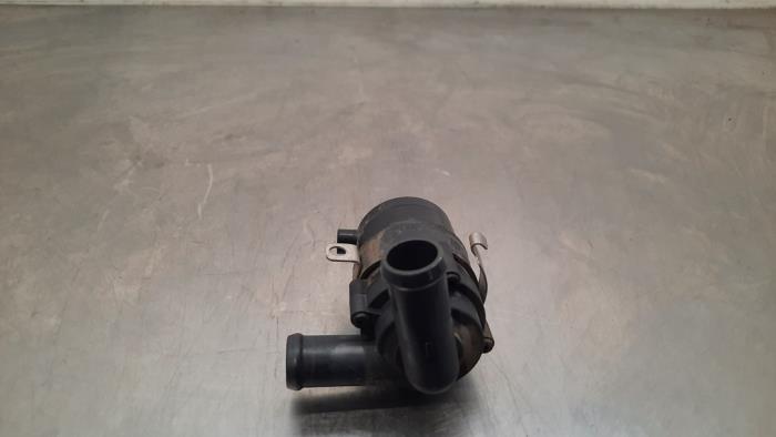 Begagnade Extra vattenpump Landrover Discovery IV (LAS) 3.0 SD V6 24V Pris € 60,50 Inklusive moms erbjuds av Autohandel Didier