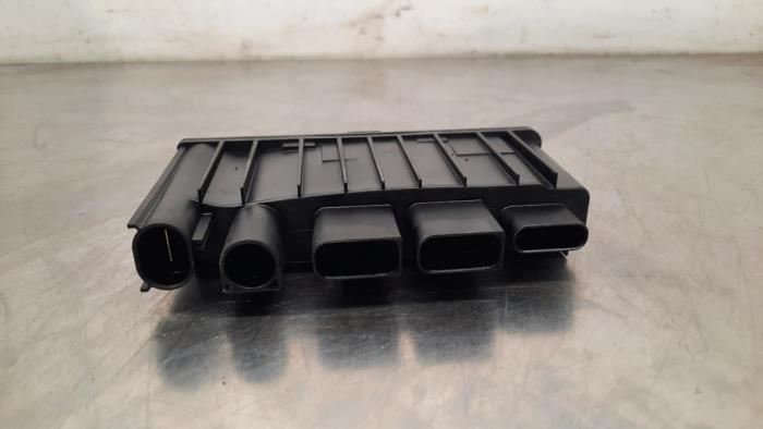 Usagé Ordinateur divers BMW 1 serie (F40) 118d 2.0 16V Prix € 42,35 Prix TTC proposé par Autohandel Didier
