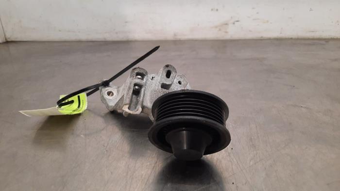 Usados Rodillo tensor correa múltiple Renault Captur II (RJB) 1.3 Mild Hybrid 160 16V Precio € 24,20 IVA incluido ofrecido por Autohandel Didier
