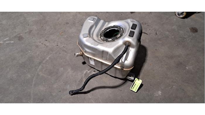 Używane Zbiornik Mini Countryman (F60) 1.5 TwinPower Turbo 12V Cooper SE ALL4 Cena € 266,20 Z VAT oferowane przez Autohandel Didier