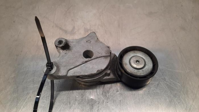 Usados Rodillo tensor correa múltiple Ford Focus 4 1.5 EcoBlue 120 Precio € 24,20 IVA incluido ofrecido por Autohandel Didier