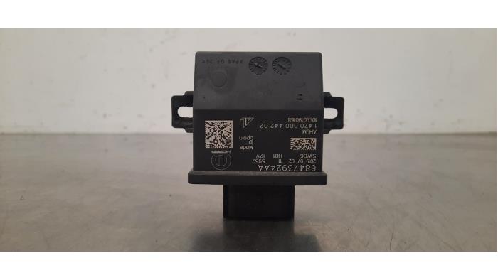 Używane Sterownik Body Control Jeep Wrangler (JL) 2.2 Multijet II 16V Cena € 199,65 Z VAT oferowane przez Autohandel Didier
