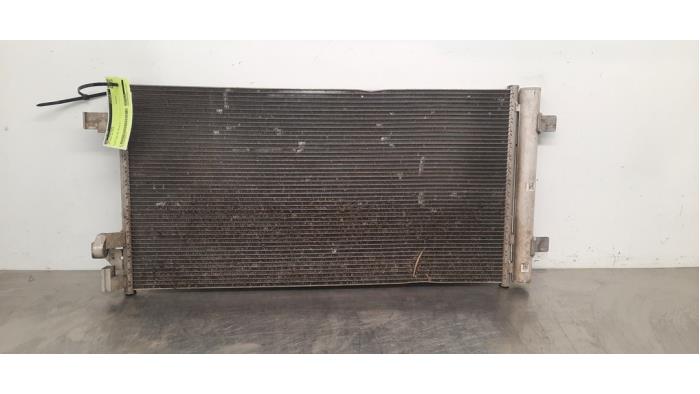 Usagé Condenseur de climatisation Volkswagen Polo VI (AW1) 1.0 MPi 12V Prix € 30,25 Prix TTC proposé par Autohandel Didier