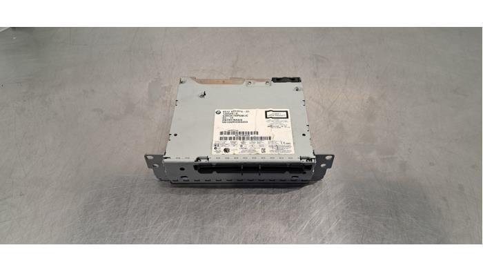 Używane Modul radiowy BMW 3 serie Touring (F31) 316d 2.0 16V Cena € 332,75 Z VAT oferowane przez Autohandel Didier