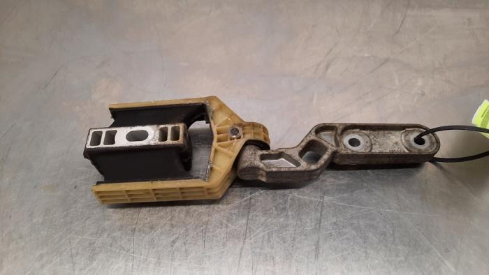 Used Engine mount Volvo V60 II (ZW) 2.0 B3 16V Mild Hybrid Price € 24,20 Inclusive VAT offered by Autohandel Didier