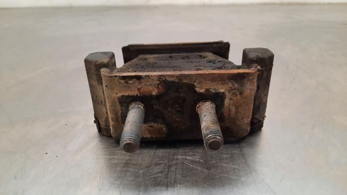 Used Engine mount Iveco New Daily VI 50C18, 60C18 Price € 24,20 Inclusive VAT offered by Autohandel Didier