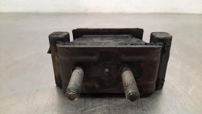 Used Engine mount Iveco New Daily VI 50C18, 60C18 Price € 24,20 Inclusive VAT offered by Autohandel Didier