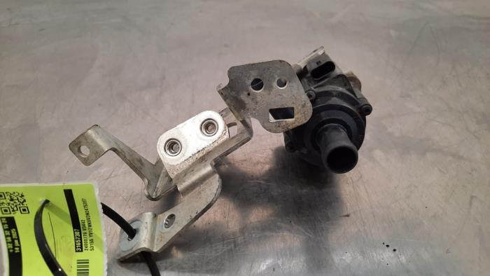 Begagnade Extra vattenpump Volvo V60 II (ZW) 2.0 B3 16V Mild Hybrid Pris € 54,45 Inklusive moms erbjuds av Autohandel Didier