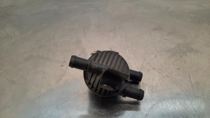 Begagnade Extra vattenpump Volvo V60 II (ZW) 2.0 B3 16V Mild Hybrid Pris € 54,45 Inklusive moms erbjuds av Autohandel Didier