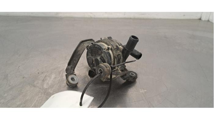 Begagnade Extra vattenpump Hyundai Ioniq 1.6 GDI 16V Hybrid Pris € 199,65 Inklusive moms erbjuds av Autohandel Didier