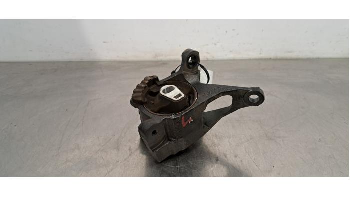 Used Engine mount Mazda CX-5 I (KE,GH) 2.2 Skyactiv D 175 16V 4WD Price € 48,40 Inclusive VAT offered by Autohandel Didier