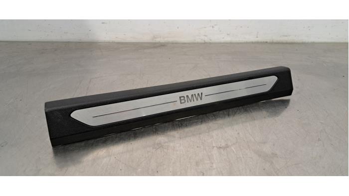 Begagnade Innerbelysning BMW X5 (G05) xDrive 45 e iPerformance 3.0 24V Pris € 30,25 Inklusive moms erbjuds av Autohandel Didier