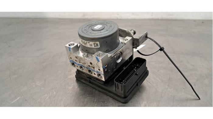Gebrauchte ABS Pumpe Mercedes C (W205) C-200 1.6 CDI BlueTEC, C-200 d 16V Preis € 199,65 Mit Mehrwertsteuer angeboten von Autohandel Didier