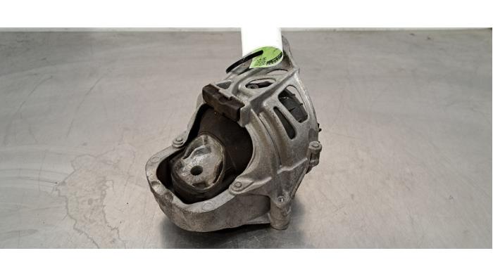 Usagé Support moteur Audi A6 Avant (C8) 3.0 V6 24V 50 TDI Mild Hybrid Quattro Prix € 60,50 Prix TTC proposé par Autohandel Didier