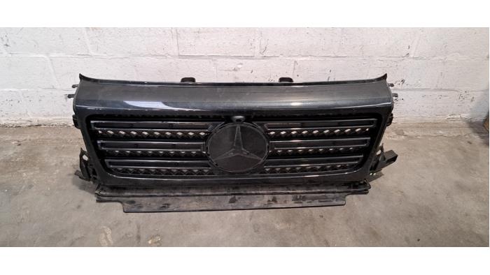 Begagnade Grill Mercedes G (463) G 350 BlueTEC V6 24V Pris € 266,20 Inklusive moms erbjuds av Autohandel Didier