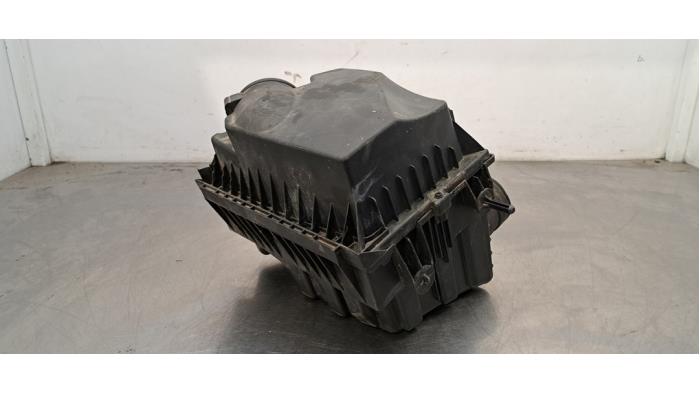 Begagnade Luftfilterhus Renault Master III (EV/HV/UV/VA/VB/VD/VF/VG/VJ) 2.3 dCi 165 16V FWD Pris € 60,50 Inklusive moms erbjuds av Autohandel Didier
